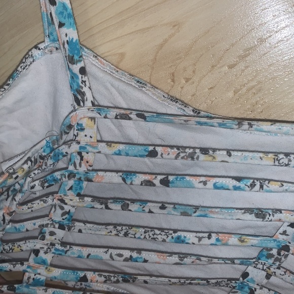 3/25$ Garage Floral Bandeau 2-pack with back cutout - Picture 4 of 7